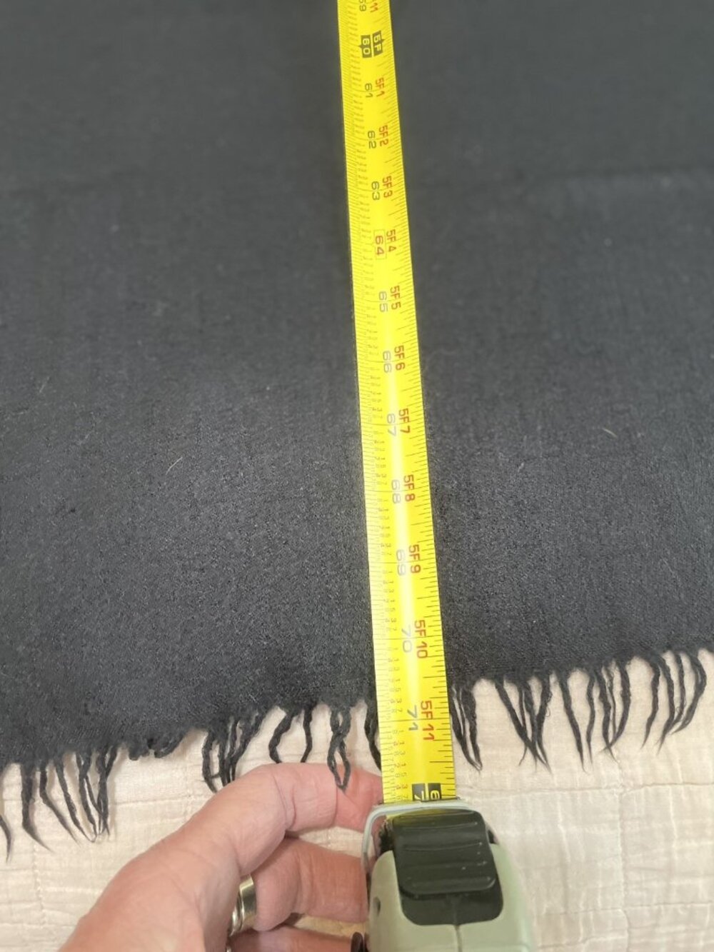 Hermes Cashmere Silk & Wool Large Blanket Shawl Throw Black Fringe 54x70 Large H - Picture 12 of 13